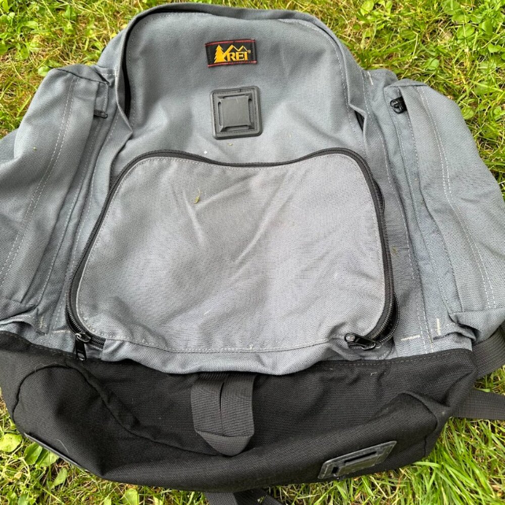 Sturdy REI Backpack – Perfect for Outdoor Adventures!